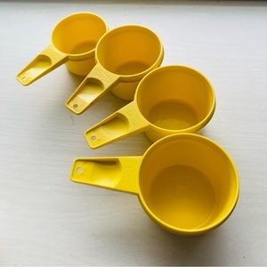 Tupperware Measuring Cups